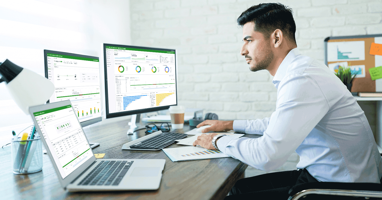 Enterprise Layer 2 Unmanaged PoE Switch Managed by InCloud Manager